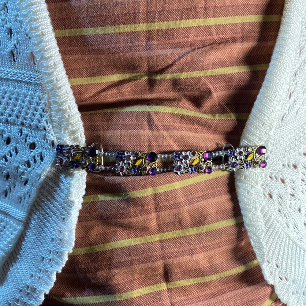 Cardigan pin